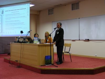 moderatorzy i prelegenci konferencji Uczeń zdolny wyzwaniem dla współczesnej edukacji